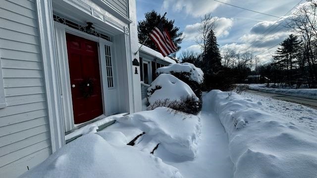 image of the front of a house.