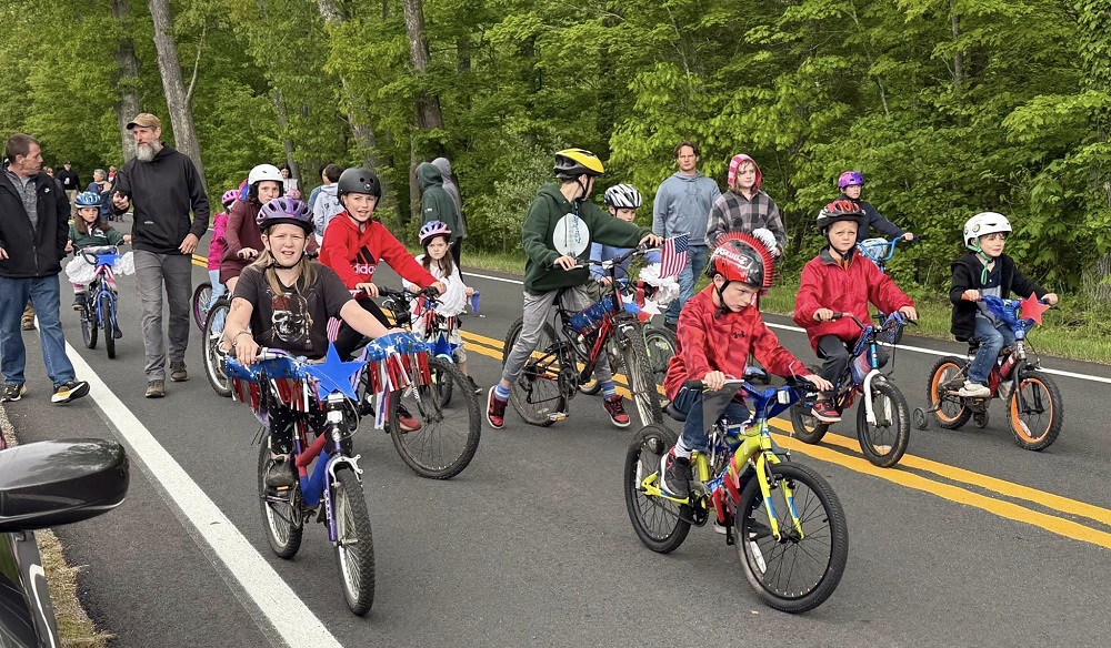 image of the Sandisfield Memorial Day Parade