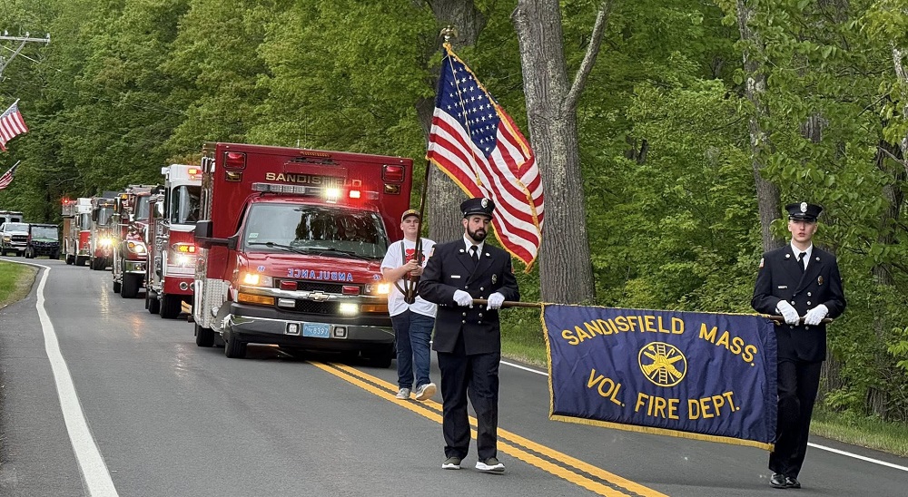image of the Sandisfield Memorial Day Parade