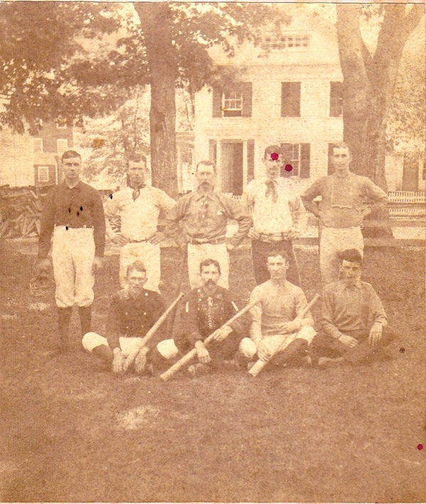 image of a baseball team.