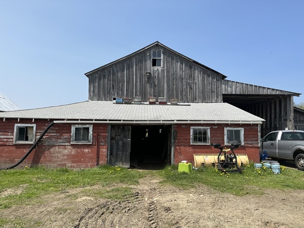 image of the old Sandisfield Orchard barn.